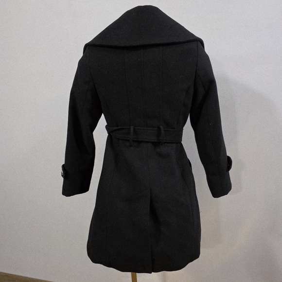 Rothschild’s Belted Trench Coat - Picture 5 of 6